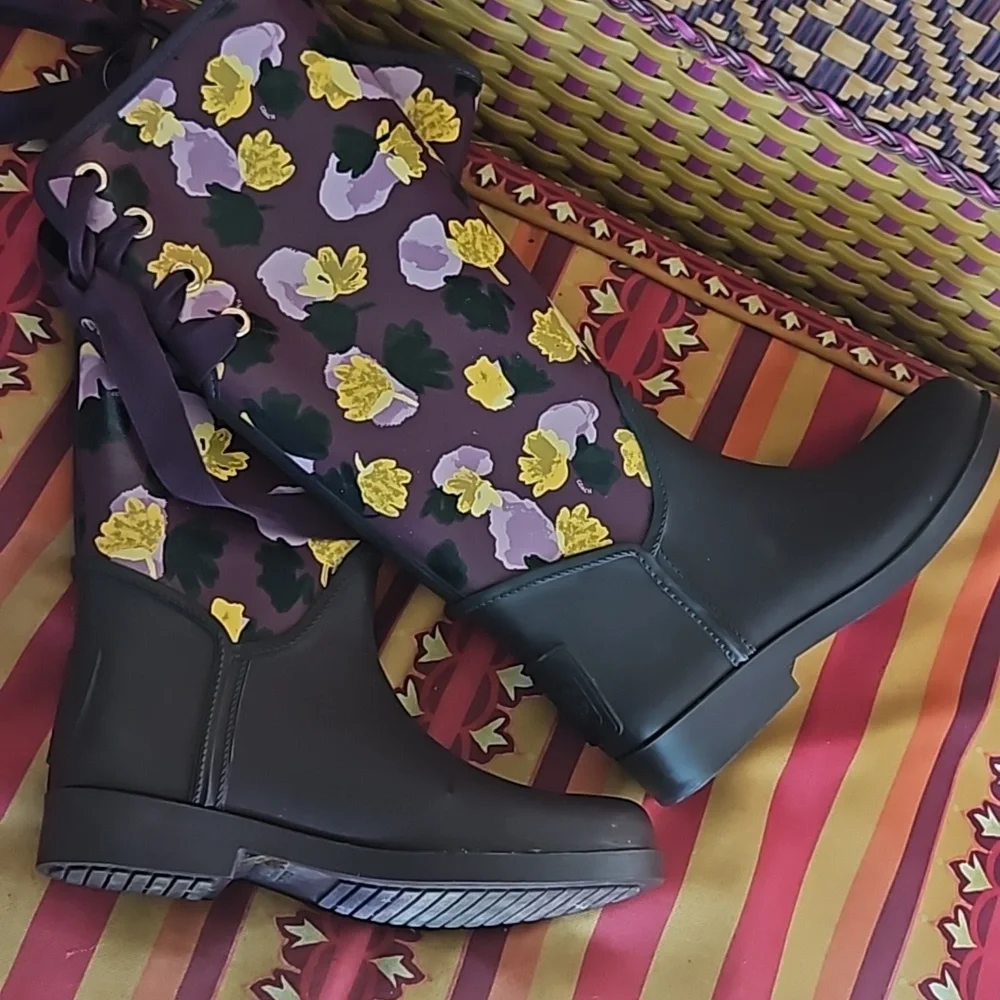 Coach Rain Boots, Wonderful Condition, Ties Up in Back